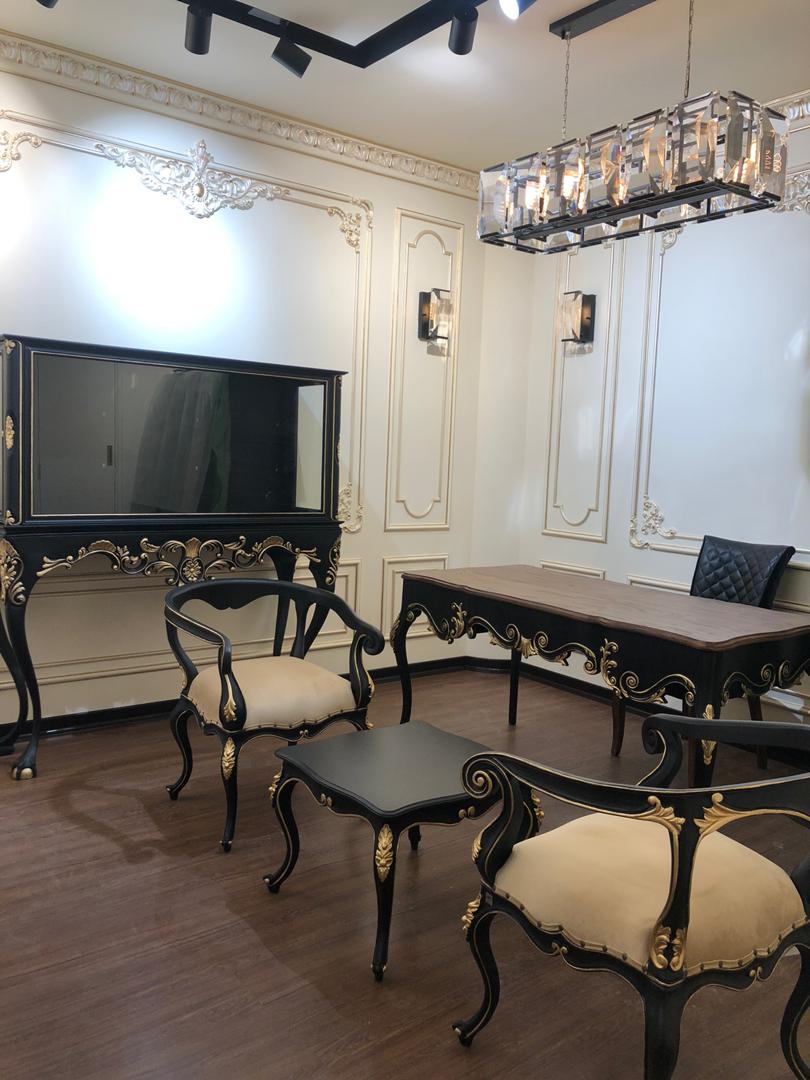 Araz Desk